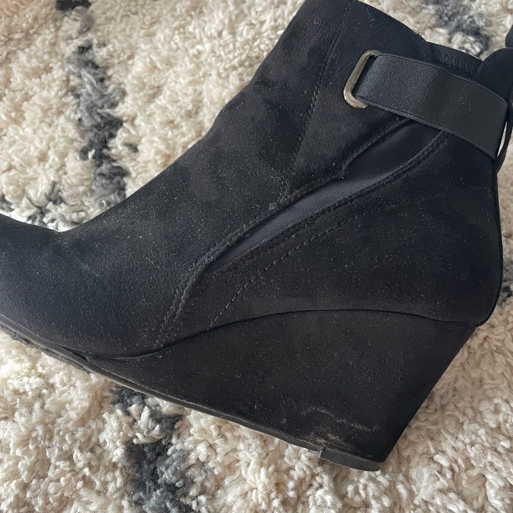 Solanz Black Wedge Ankle Boots - Picture 3 of 9